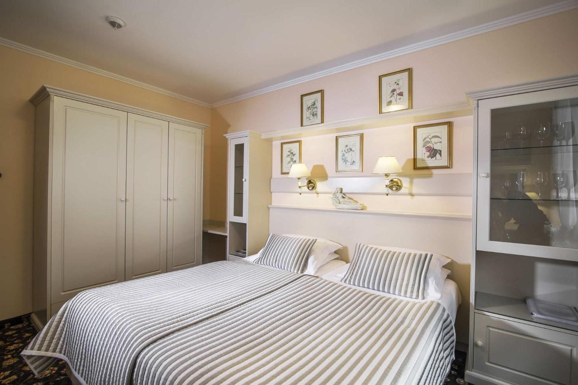Karlsbad Grande Madonna Hotel ภายนอก รูปภาพ