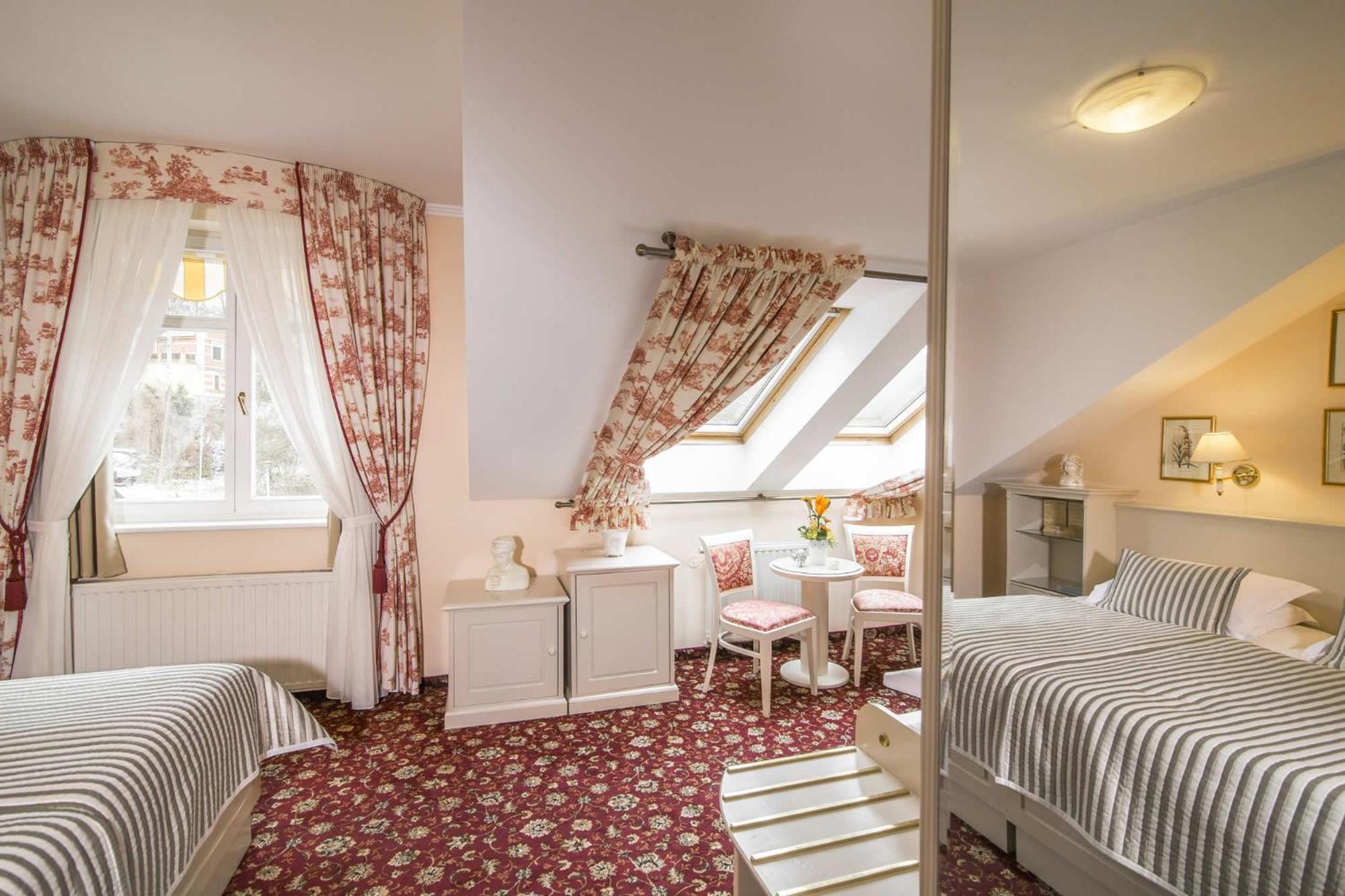 Karlsbad Grande Madonna Hotel ภายนอก รูปภาพ