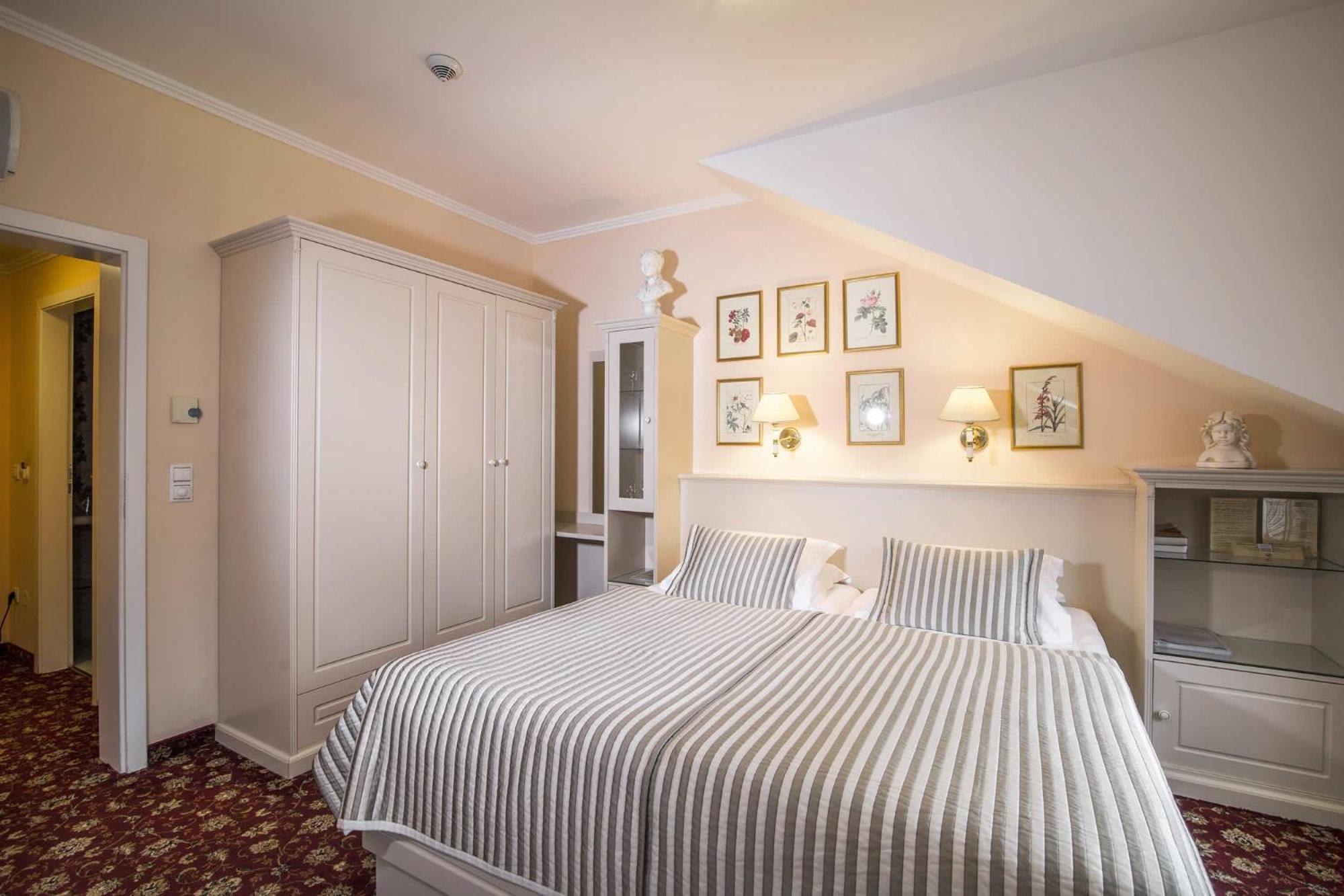 Karlsbad Grande Madonna Hotel ภายนอก รูปภาพ