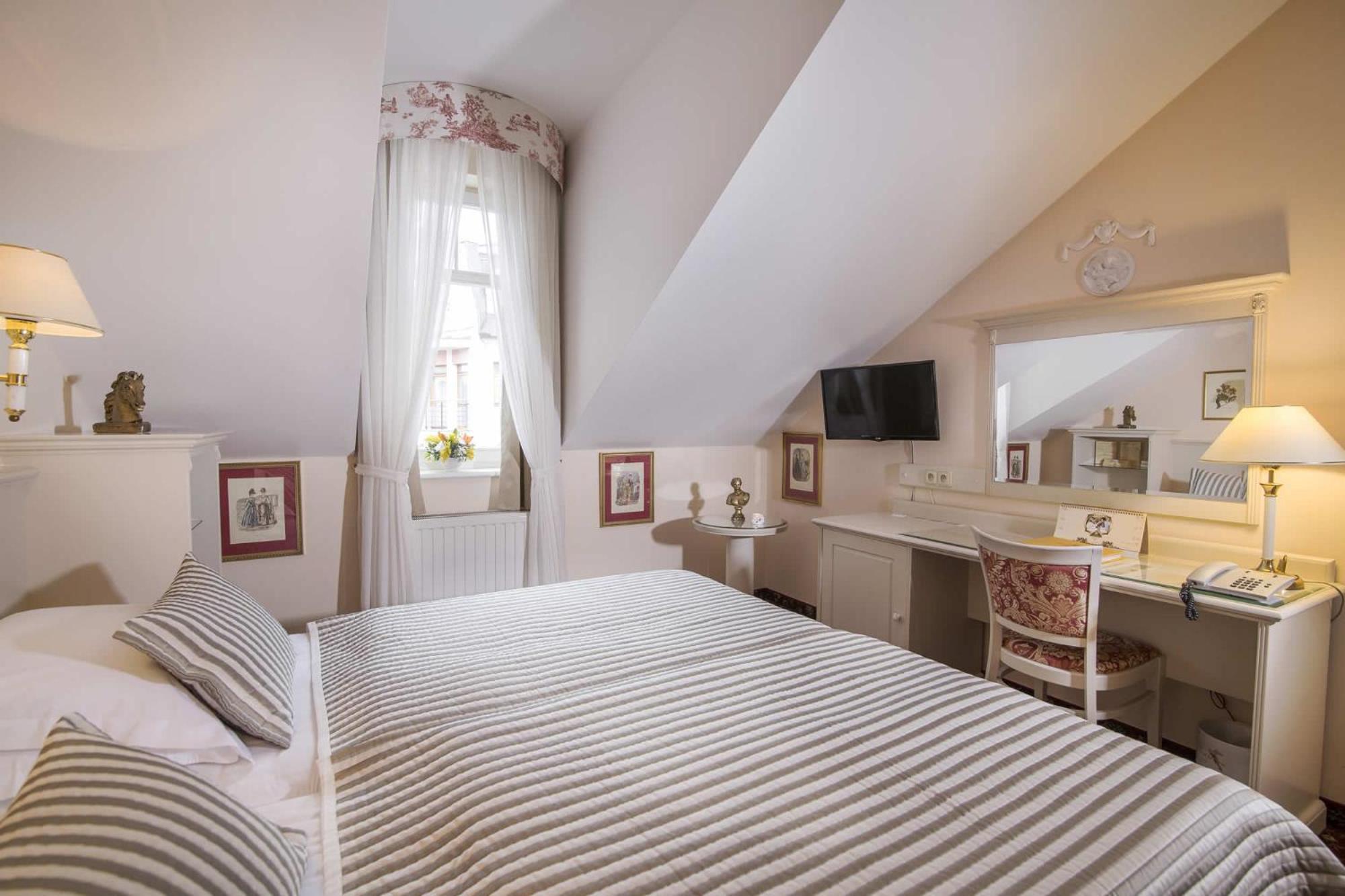 Karlsbad Grande Madonna Hotel ภายนอก รูปภาพ