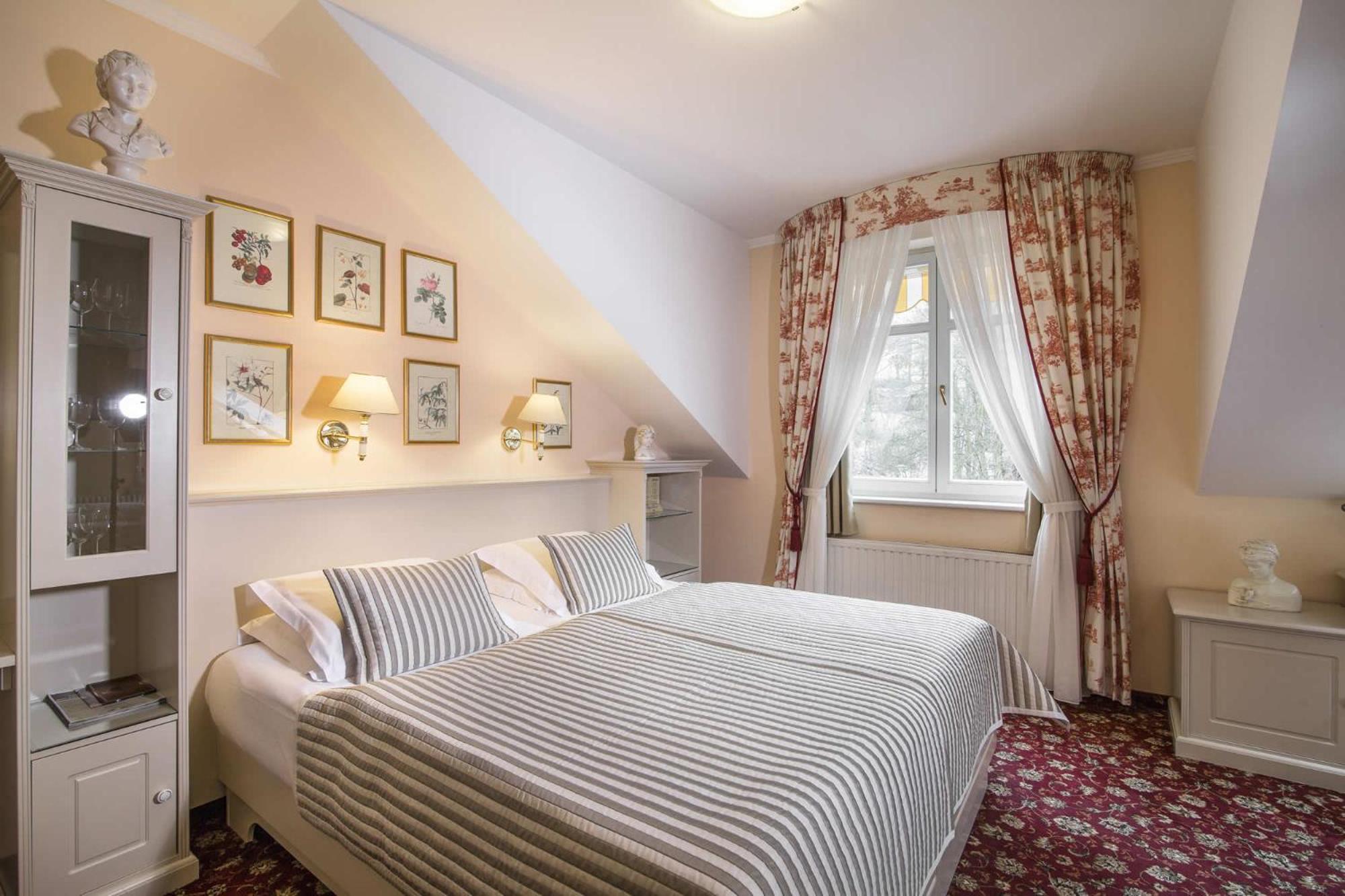 Karlsbad Grande Madonna Hotel ภายนอก รูปภาพ