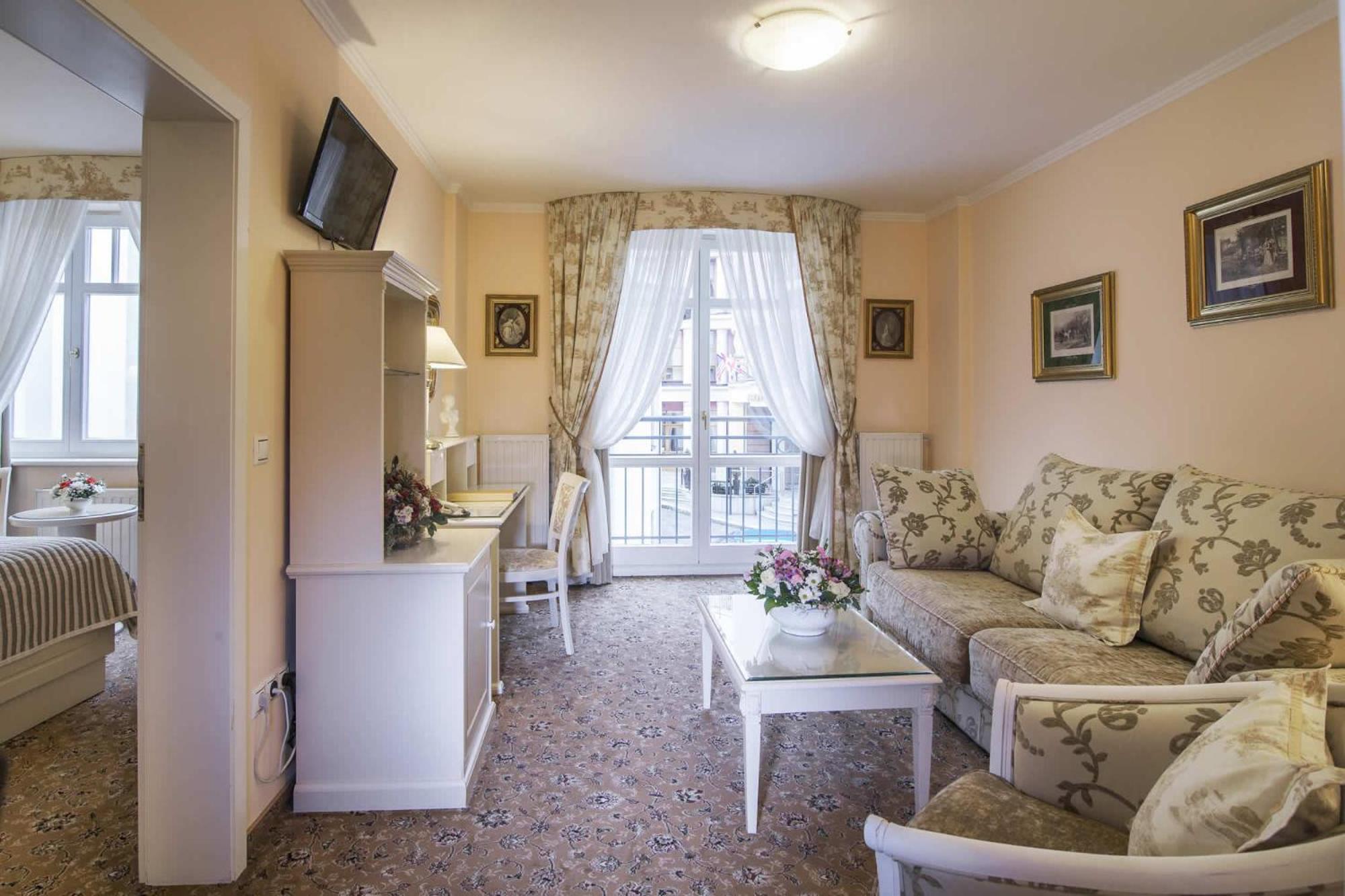 Karlsbad Grande Madonna Hotel ภายนอก รูปภาพ