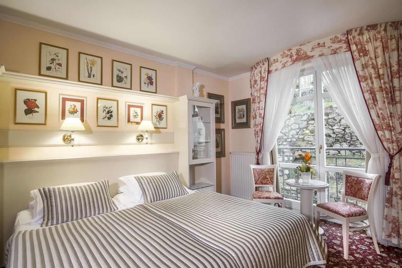 Karlsbad Grande Madonna Hotel ภายนอก รูปภาพ