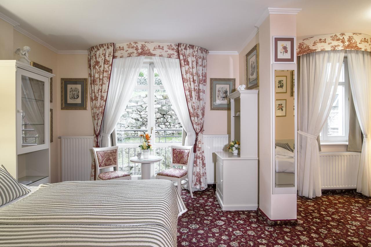 Karlsbad Grande Madonna Hotel ภายนอก รูปภาพ