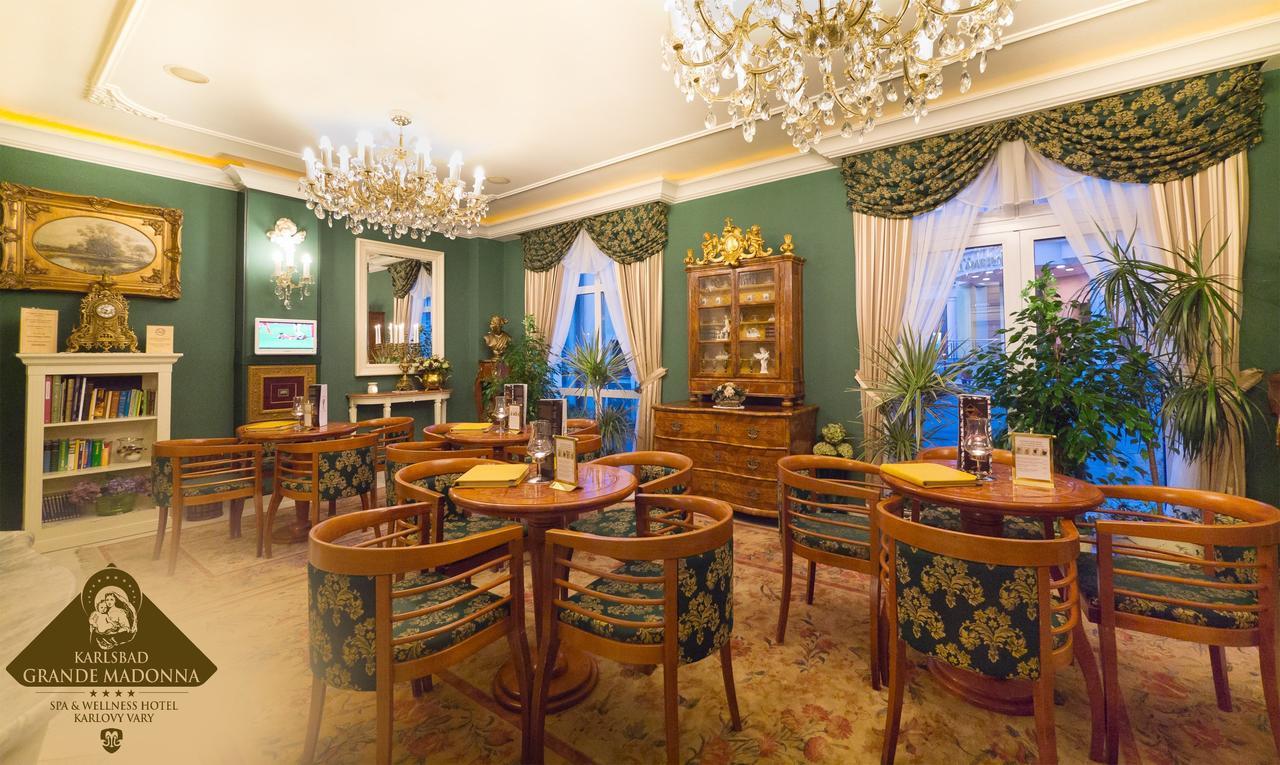 Karlsbad Grande Madonna Hotel ภายนอก รูปภาพ