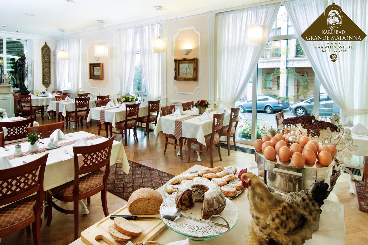 Karlsbad Grande Madonna Hotel ภายนอก รูปภาพ
