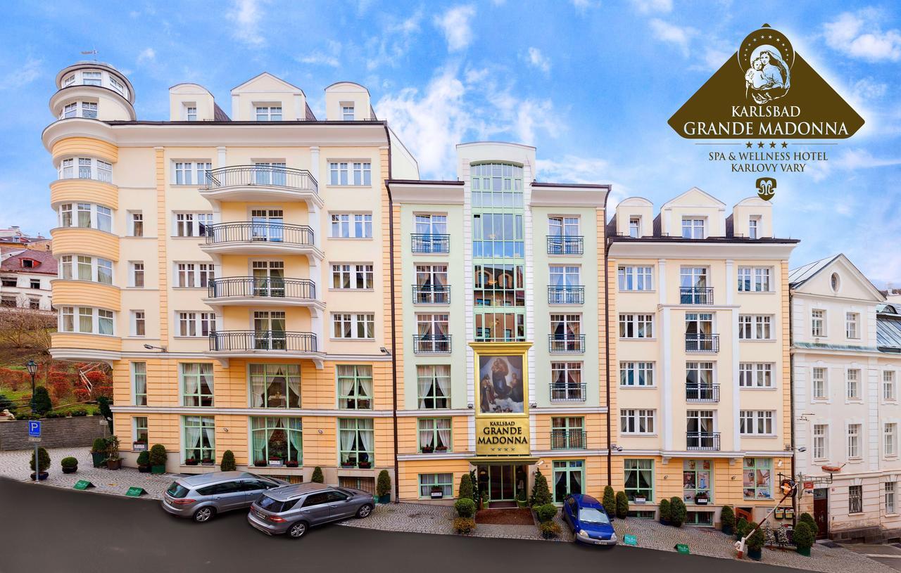 Karlsbad Grande Madonna Hotel ภายนอก รูปภาพ